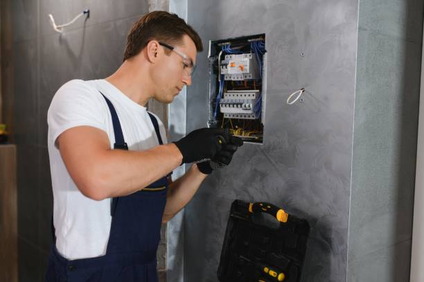 Best Licensed Electrician  in Des Moines, WA
